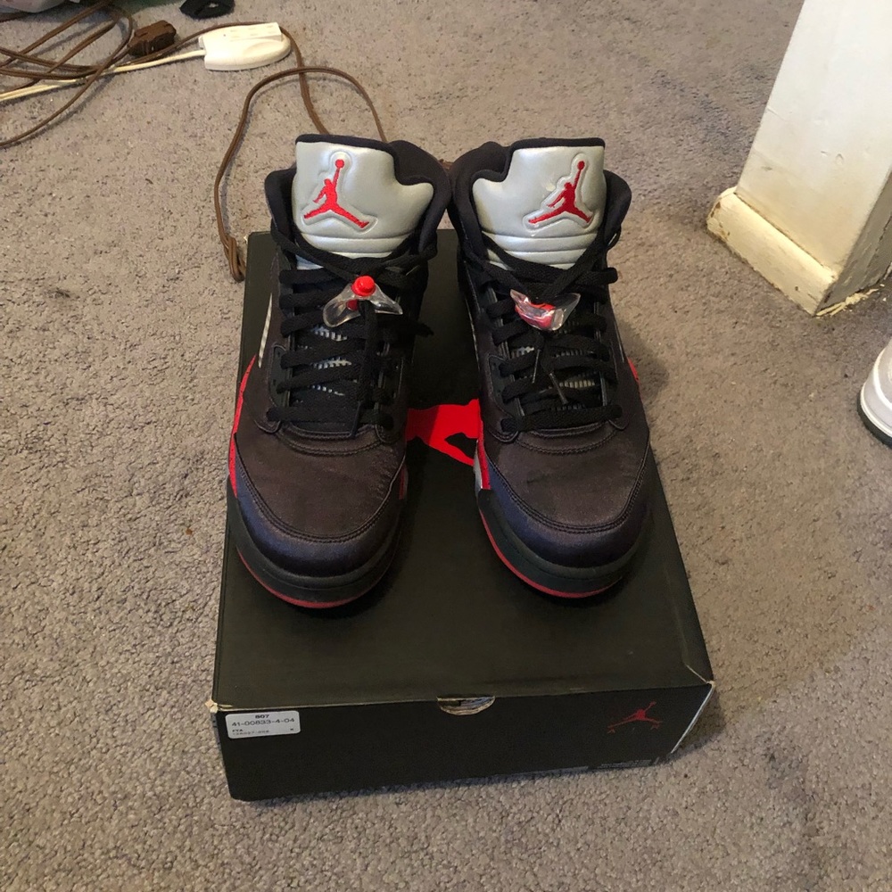 Air Jordan 5 University